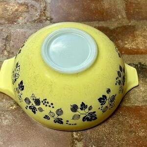 Vintage PYREX Cinderella Bowl Yellow Gooseberry Pattern 4 QT No. 444